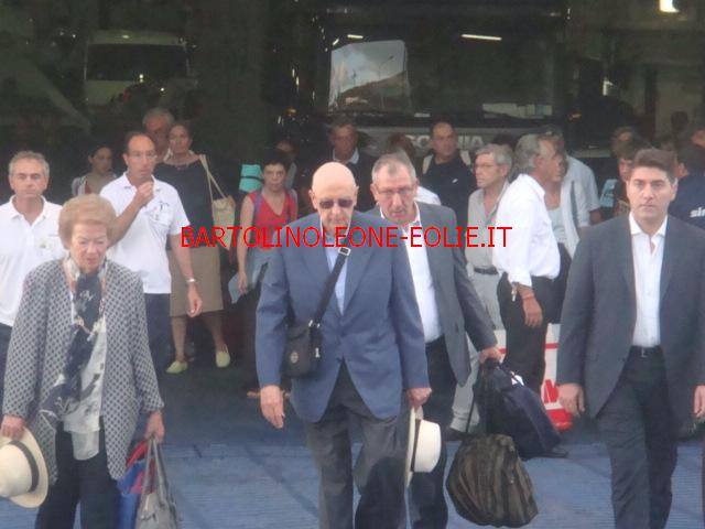 Stromboli, il Presidente Giorgio Napolitano è nella “sua isola”. Tra poco  il saluto e le intervisteEOLIE NEWS - NOTIZIARIO DELLE ISOLE EOLIE ON LINE  | EOLIE NEWS - NOTIZIARIO DELLE ISOLE EOLIE ON LINE